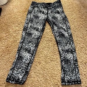Kids black and white DanskinNow leggings - size 10-12